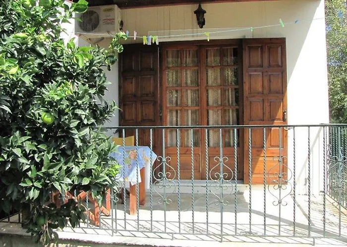 Apartament Rafaela House *